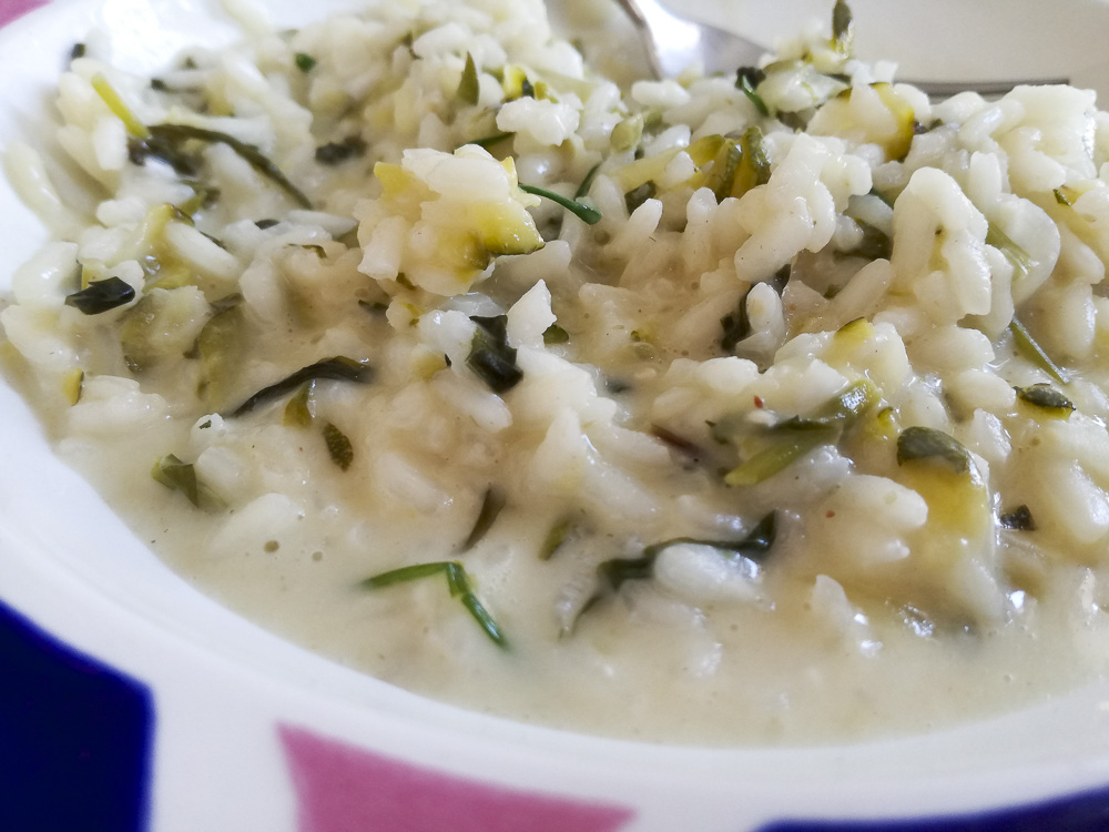 risotto zucchine e agretti con crescenza