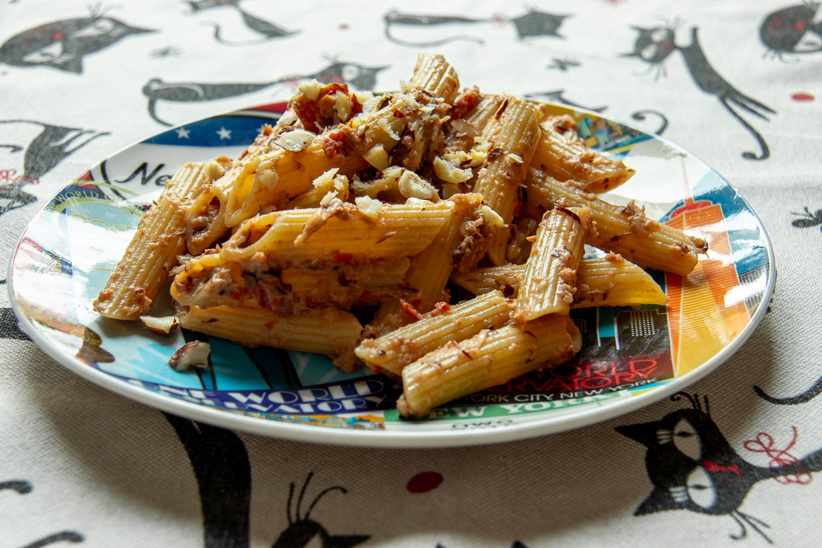 pasta vegana tahina pomodori radicchio